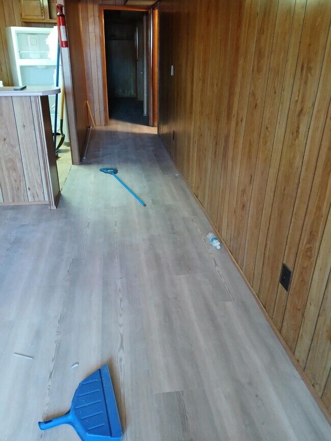 Building Photo - 1034 W Summer St