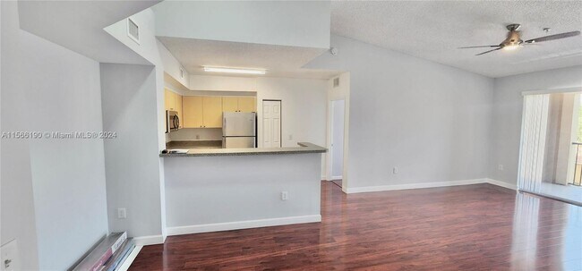 Building Photo - 8050 N Nob Hill Rd