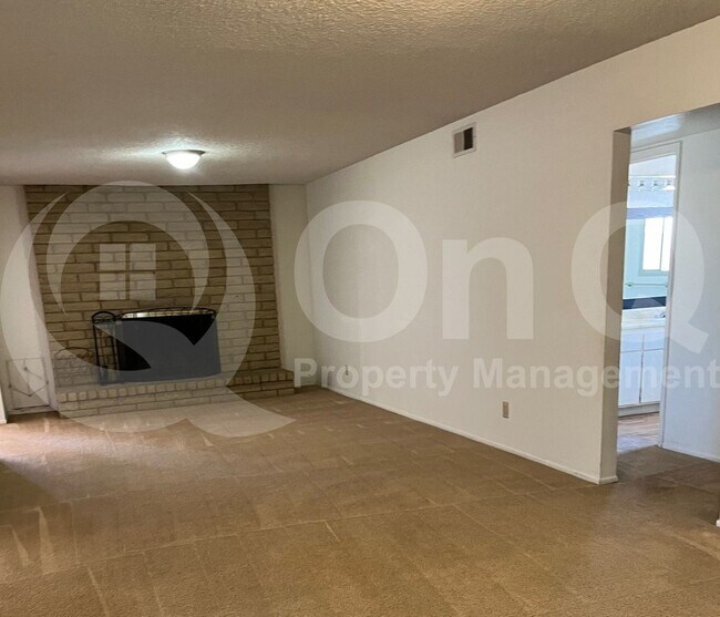 Building Photo - 570 N Villa Nueva Dr