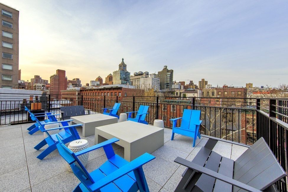 Foto principal - 402 E 12th St