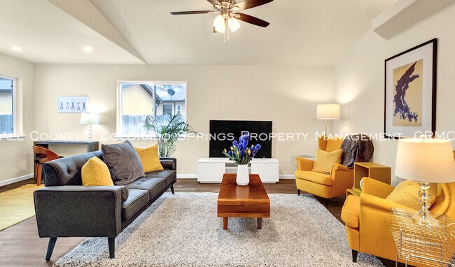 Building Photo - 53 Royal Crest Dr