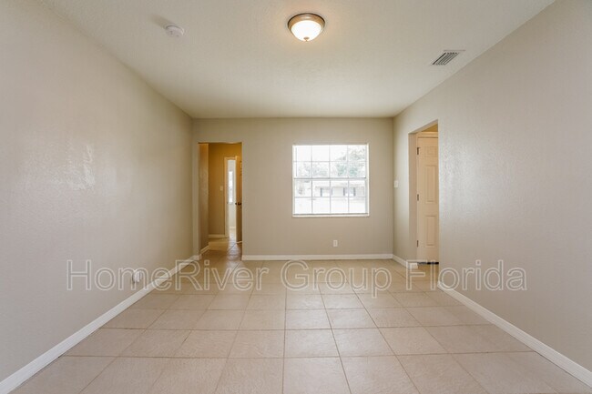 Building Photo - 4407 Pompano Dr