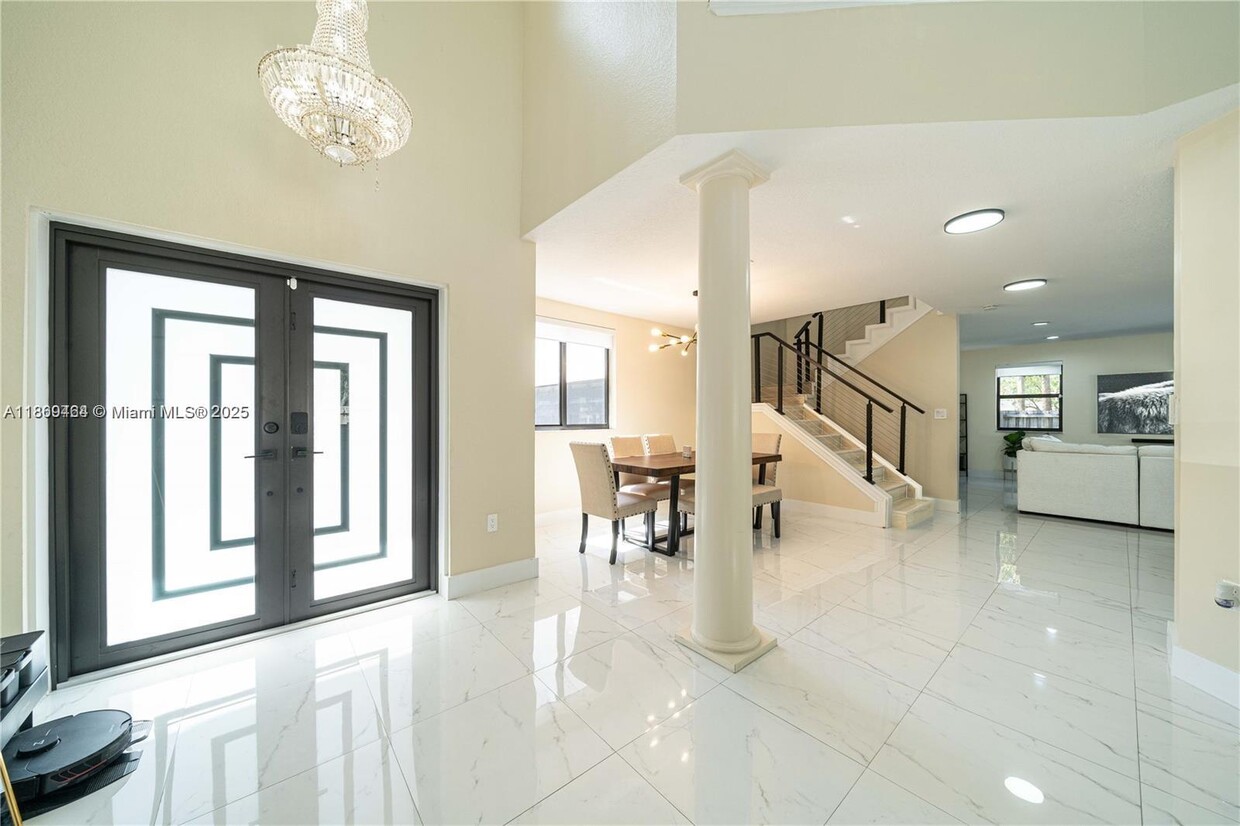 Foto principal - 1451 SW 11th Pl