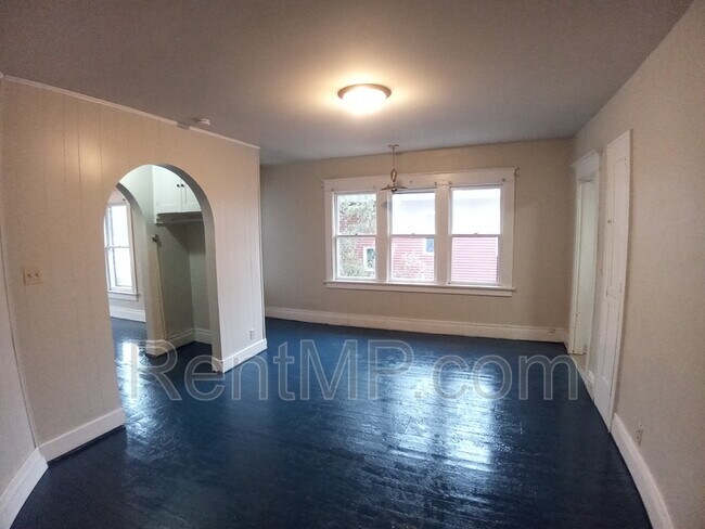 Foto del edificio - 810 S University Ave