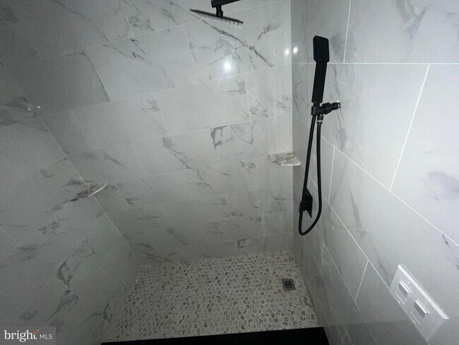 Foto del edificio - 6413 Buist Ave