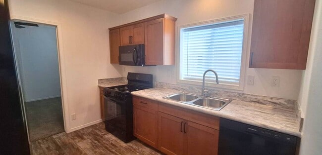 Foto del edificio - 4487 E Lake Mead Blvd