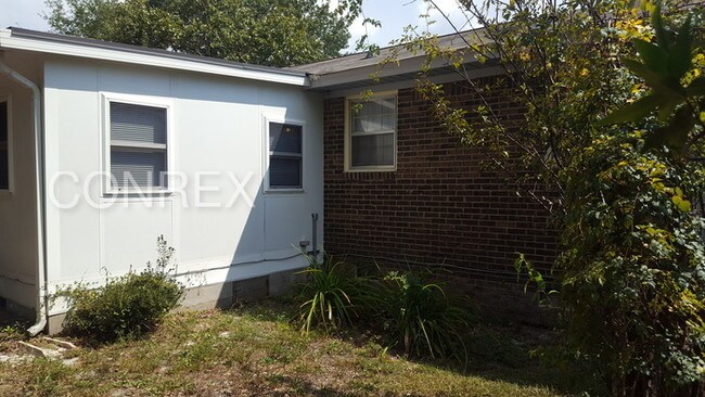 Building Photo - 141 Chadwell Rd