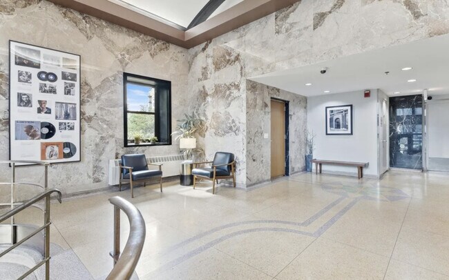 Foto del edificio - 320 E 21st St