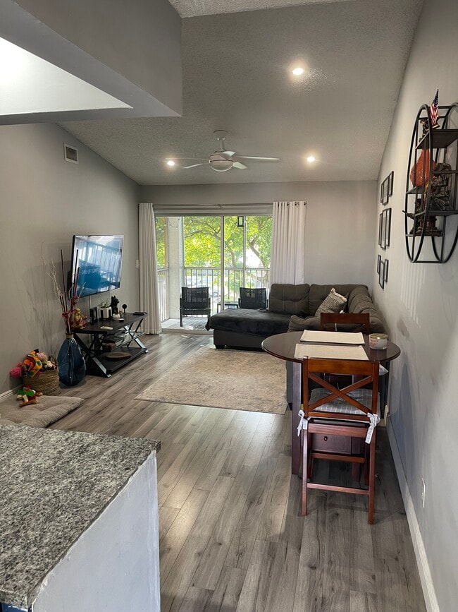 Foto del edificio - 430 SE 7th St