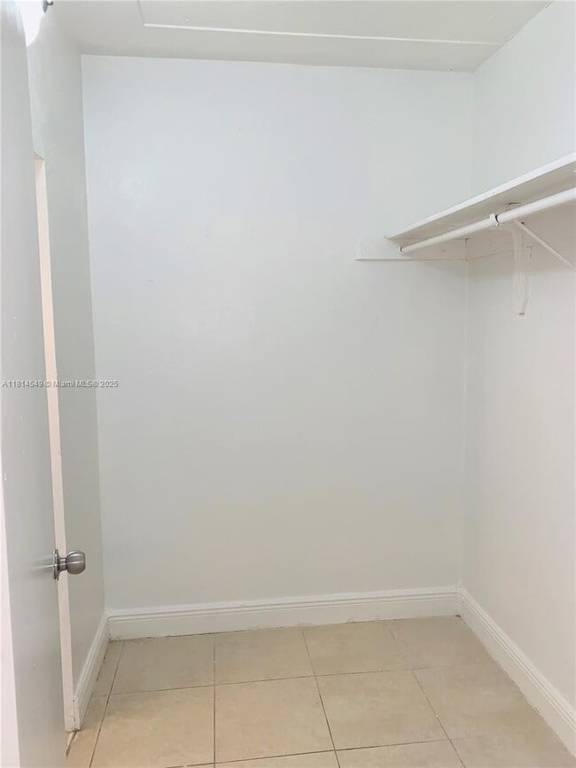 Foto del edificio - 619 NE 88th St