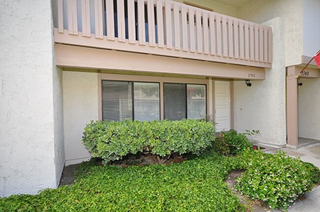 Foto del edificio - Bright Two-Story 3BR Condo with Spacious F...