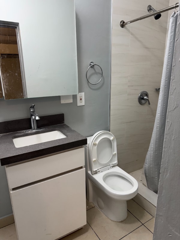 Foto del edificio - 3045 SW 1st St