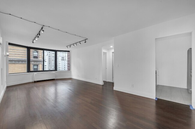 Foto del edificio - 155 W 70th St