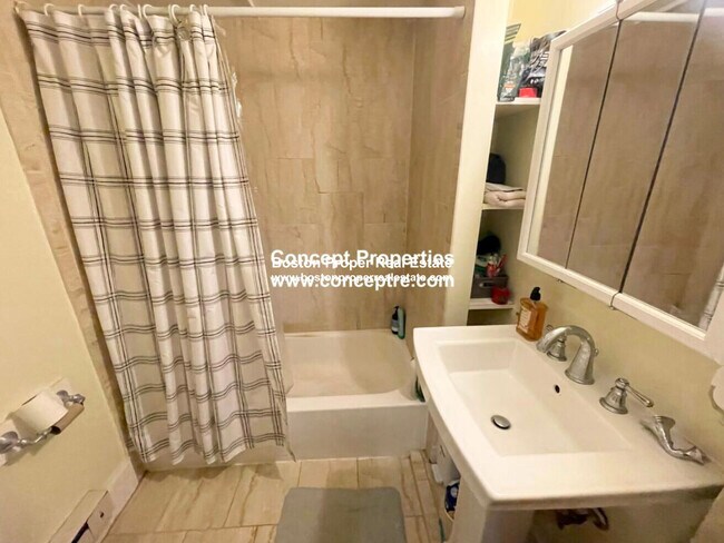 Building Photo - 88 W Cedar St