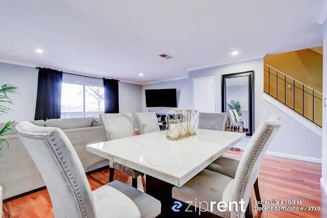 Foto del edificio - 1291 Maple Ct