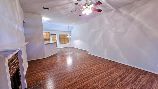 Building Photo - 2209 Robin Ln