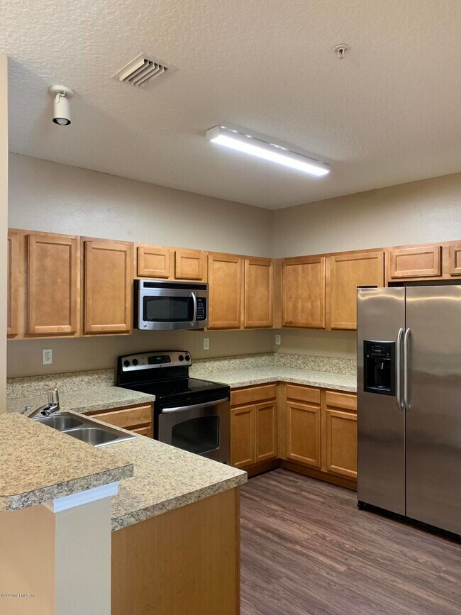 Foto del edificio - 270 Golden Lake Loop