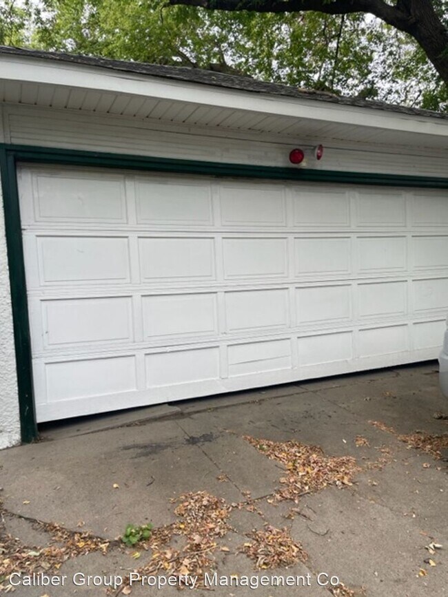 Building Photo - 4 br, 2 bath House - 624 Kimball Ave