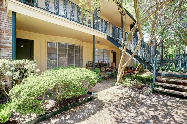 Building Photo - 800 Post Oak Blvd