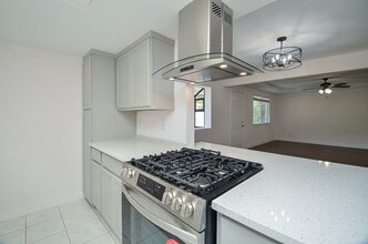 Building Photo - 3722 Brier Gardens Dr