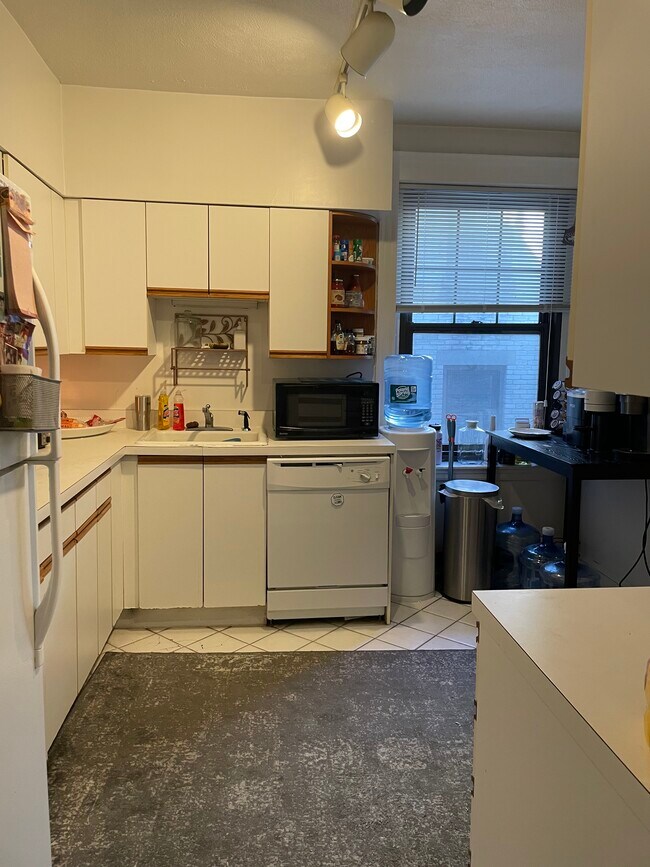Cocina - 1754 Commonwealth Avenue