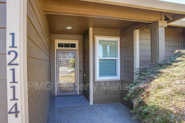 Building Photo - 12114 NW 41st Ave