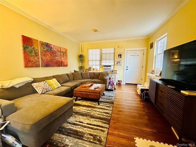 Foto del edificio - 231 Manorhaven Blvd