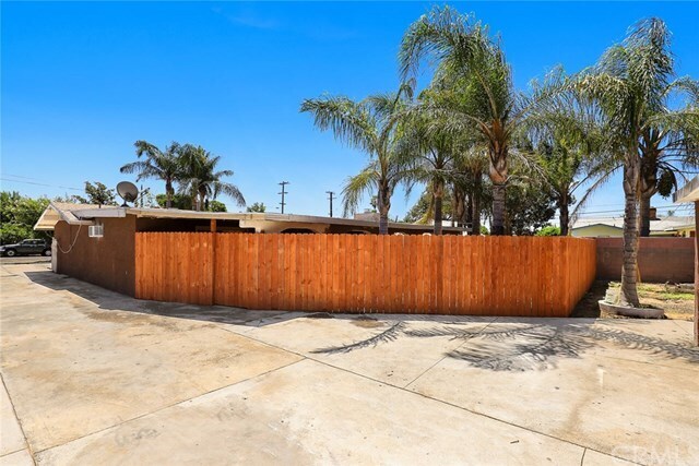 Foto del edificio - 8868 Tangelo Ave