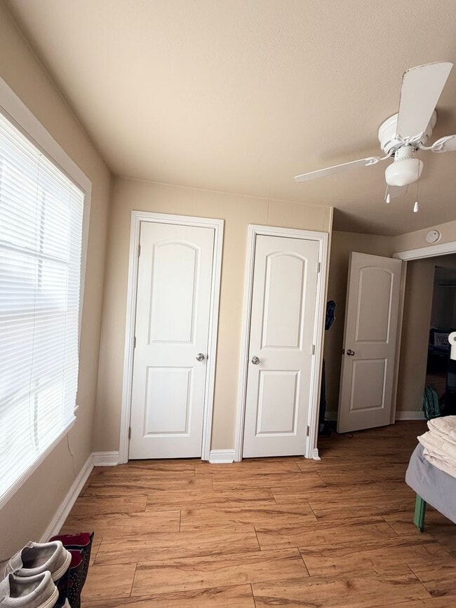 Foto del edificio - 307 W Russell St