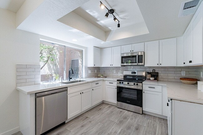 Live in luxury in this Scottsdale condo! - Live in luxury in this Scottsdale condo!
