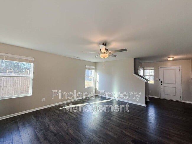 Foto del edificio - 475 Walters Run Dr