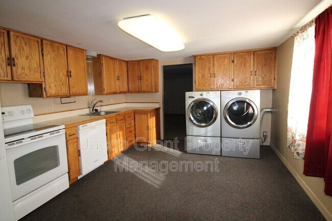 Foto del edificio - 502 W 16th St