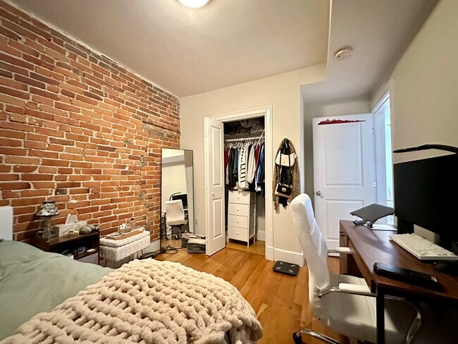 Foto del edificio - 836 Huntington Ave
