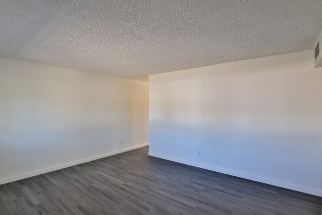 Building Photo - 3929 W El Caminito Dr