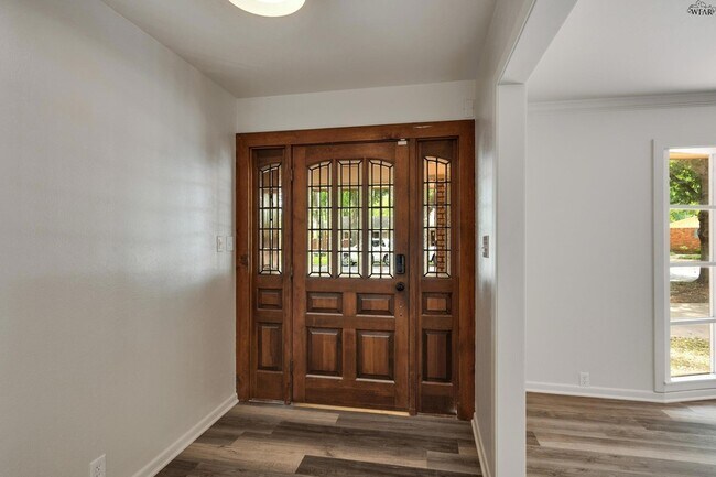 Foto del edificio - 2108 Granada Dr