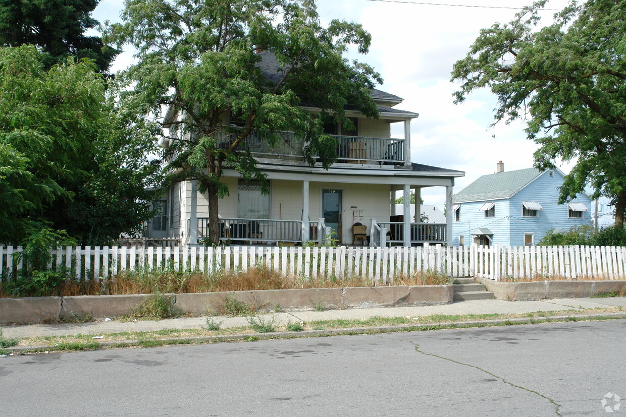 Building Photo - 520 W Sinto Ave