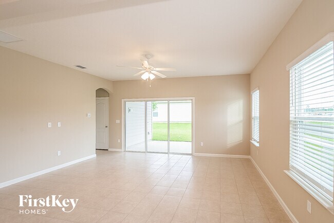 Foto del edificio - 10852 Ventnor Ave