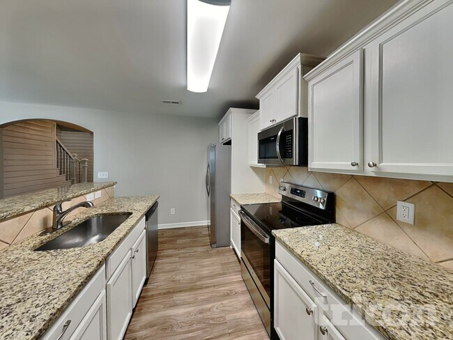 Building Photo - 120 Altondale Dr