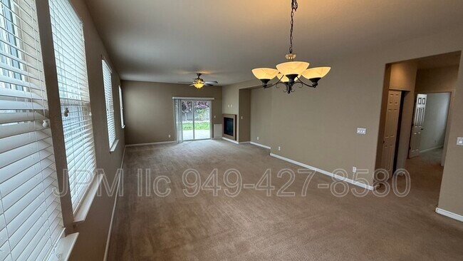 Foto del edificio - 565 Connemaras Ct