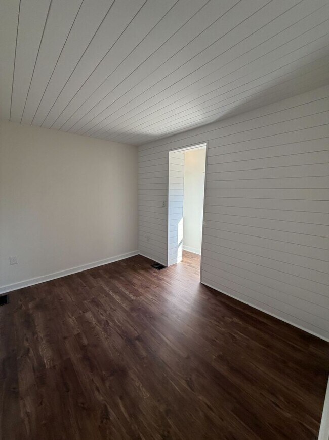 Foto del edificio - 2 Bed | 2 Bath | Office/Flex Room | 1 Acre Lot | Pickerington Schools