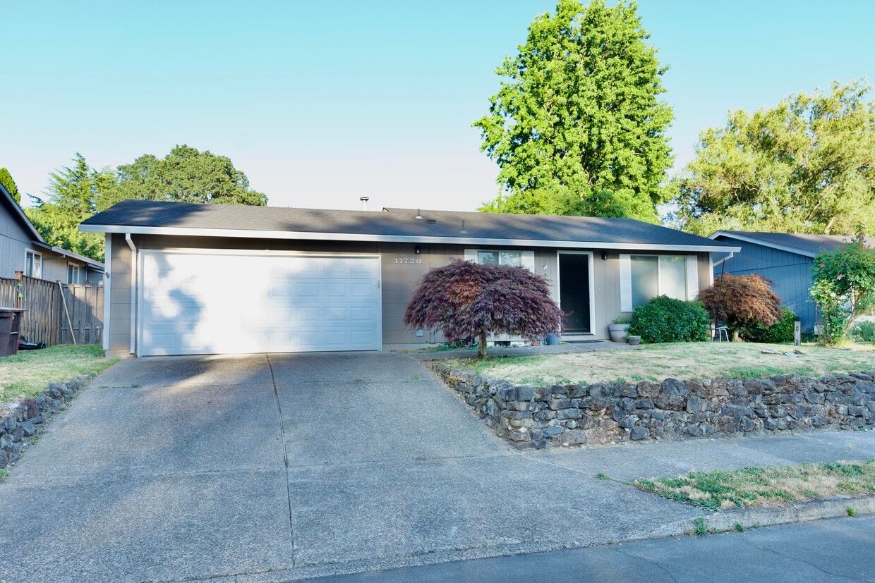 Primary Photo - 11720 SW 92nd Ave