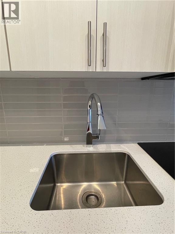 Building Photo - 415 Main St W