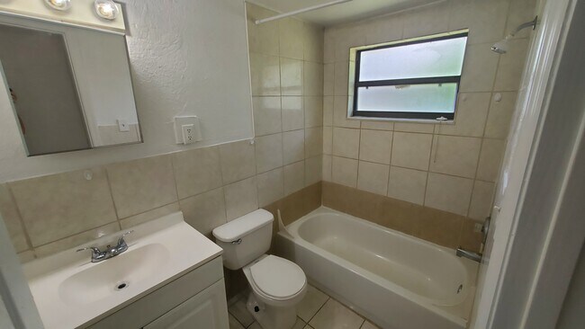 Foto del edificio - 9408 Grandfield Rd