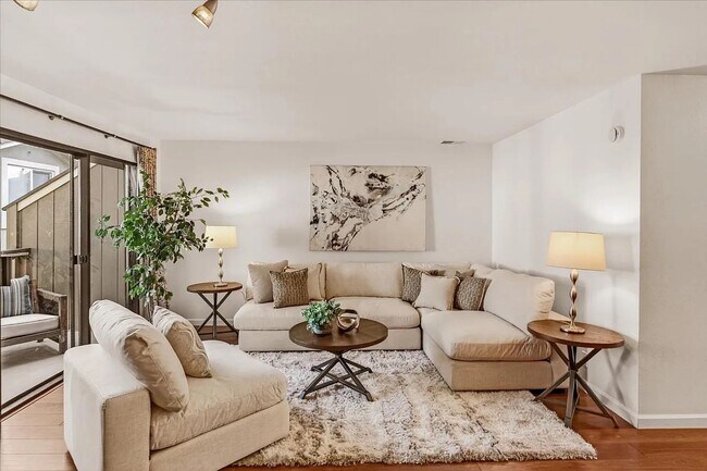 Building Photo - Bright Campbell Condo with Vaulted Ceilings & Private Balconies