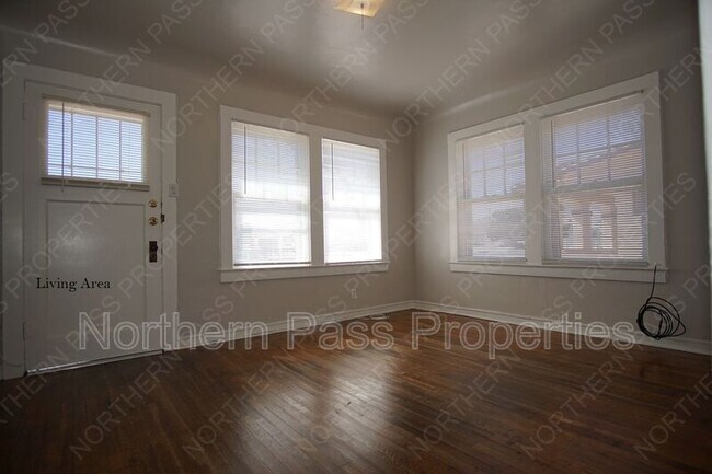 Foto del edificio - 3815 Mountain Ave