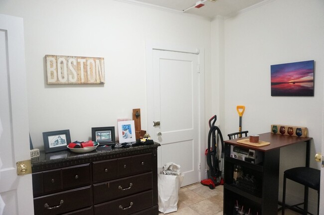Foto del edificio - Nicely located studio apartment next to th...