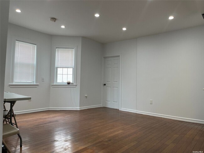 Foto del edificio - 16126 119th Rd