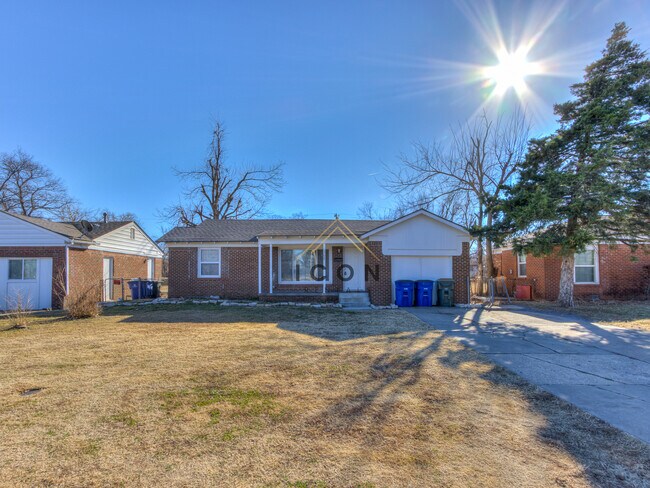 Building Photo - 1708 W Britton Rd
