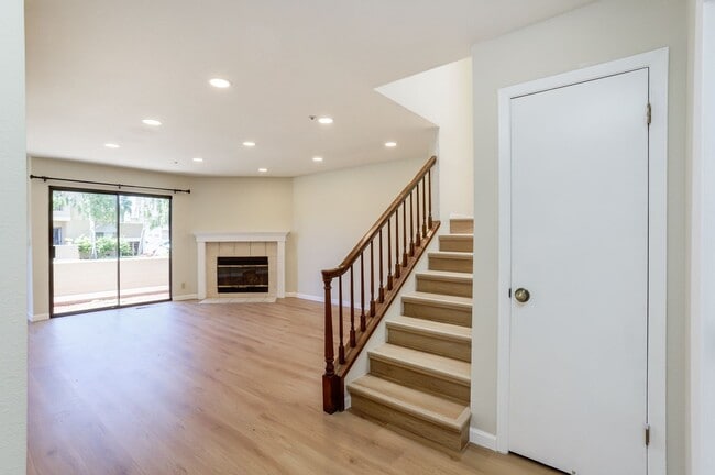 Building Photo - 3BR/2.5BA Pet Friendly Marina Green Townhome with Pool & 2-Car Garage | YouTube Tour