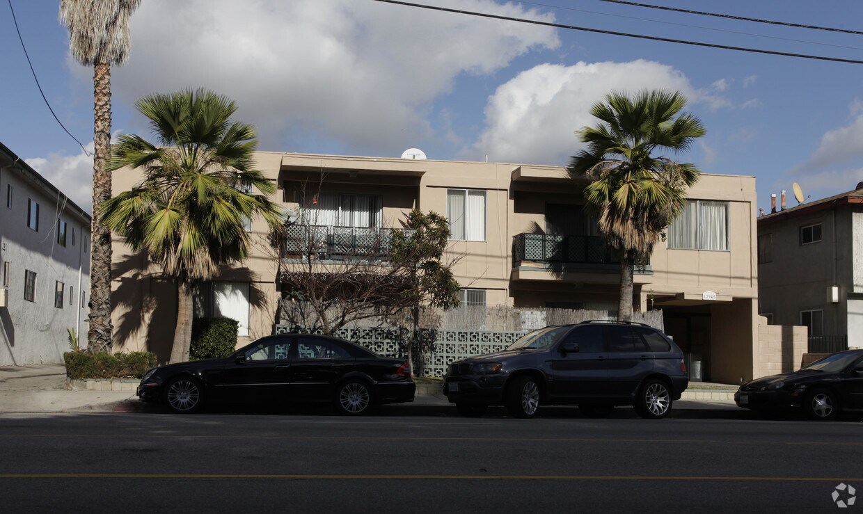 12945 Oxnard St, Van Nuys, CA 91401 Apartments in Van Nuys, CA